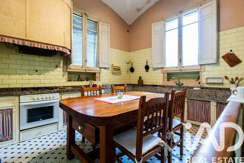 Продажа дома в Кастельяр-дель-Вальес, Барселона, Испания 6 спален, 546м2 №152605 - фото 11