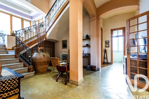 Продажа дома в Кастельяр-дель-Вальес, Барселона, Испания 6 спален, 546м2 №152605 - фото 8