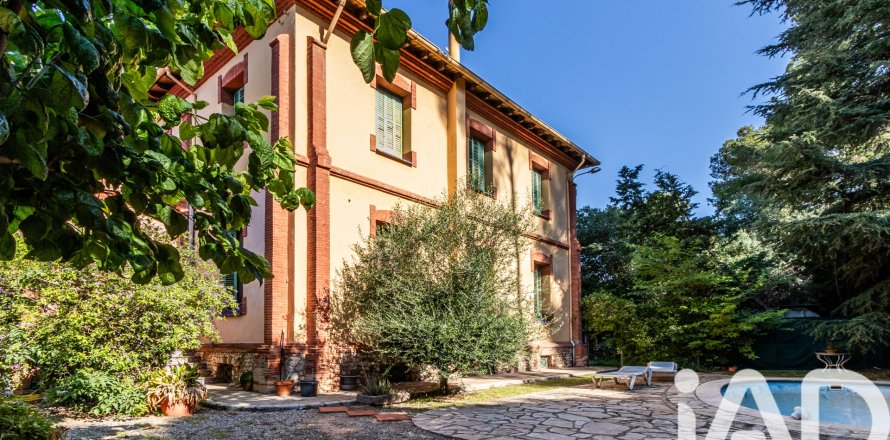 Дом в Кастельяр-дель-Вальес, Барселона, Испания 6 спален, 546м2 №152605