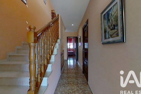 Dom w Cubelles, Barcelona, Hiszpania 4 sypialnie, 270 mkw. nr 152606 – zdjęcie 26