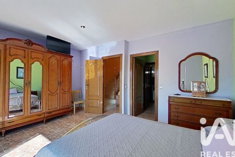 Dom w Cubelles, Barcelona, Hiszpania 4 sypialnie, 270 mkw. nr 152606 – zdjęcie 17