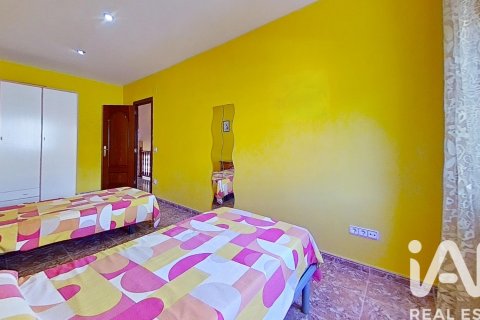 Dom w Cubelles, Barcelona, Hiszpania 4 sypialnie, 270 mkw. nr 152606 – zdjęcie 16