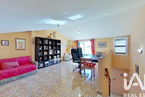 Dom w Cubelles, Barcelona, Hiszpania 4 sypialnie, 270 mkw. nr 152606 – zdjęcie 2