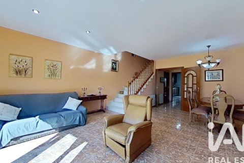 Dom w Cubelles, Barcelona, Hiszpania 4 sypialnie, 270 mkw. nr 152606 – zdjęcie 3