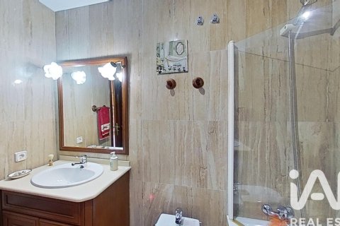 Dom w Cubelles, Barcelona, Hiszpania 4 sypialnie, 270 mkw. nr 152606 – zdjęcie 25