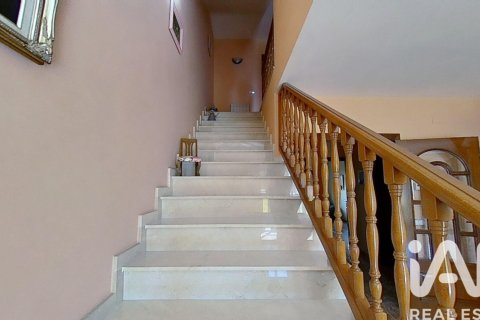 Dom w Cubelles, Barcelona, Hiszpania 4 sypialnie, 270 mkw. nr 152606 – zdjęcie 13