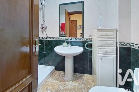 Dom w Cubelles, Barcelona, Hiszpania 4 sypialnie, 270 mkw. nr 152606 – zdjęcie 9