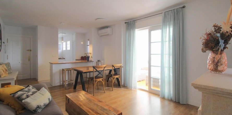 Appartamento a Torrevieja, Alicante, Spagna 3 camere da letto, 84 mq. N° 142812