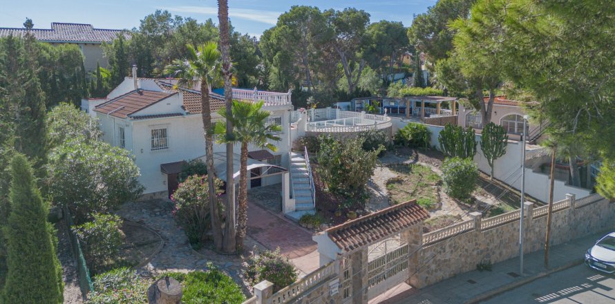 Villa à Torrevieja, Alicante, Espagne 3 chambres, 124 m2 No. 142814