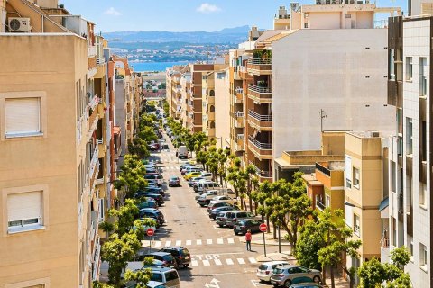 Penthouse w Torrevieja, Alicante, Hiszpania 1 sypialnia, 75 mkw. nr 183010 – zdjęcie 3