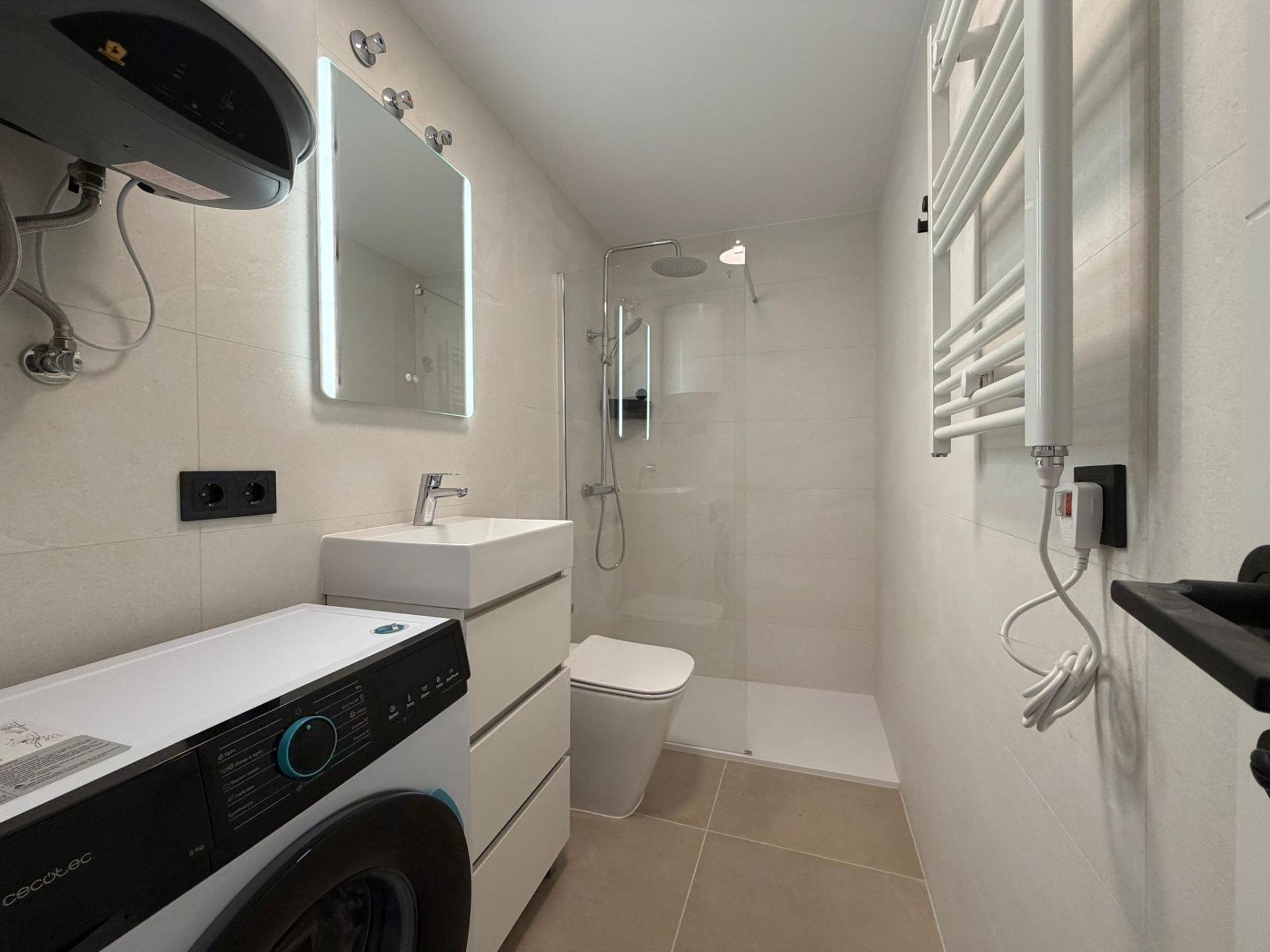 Apartamento en Torrevieja, Alicante, España 2 dormitorios, 53 m2 No. 183014