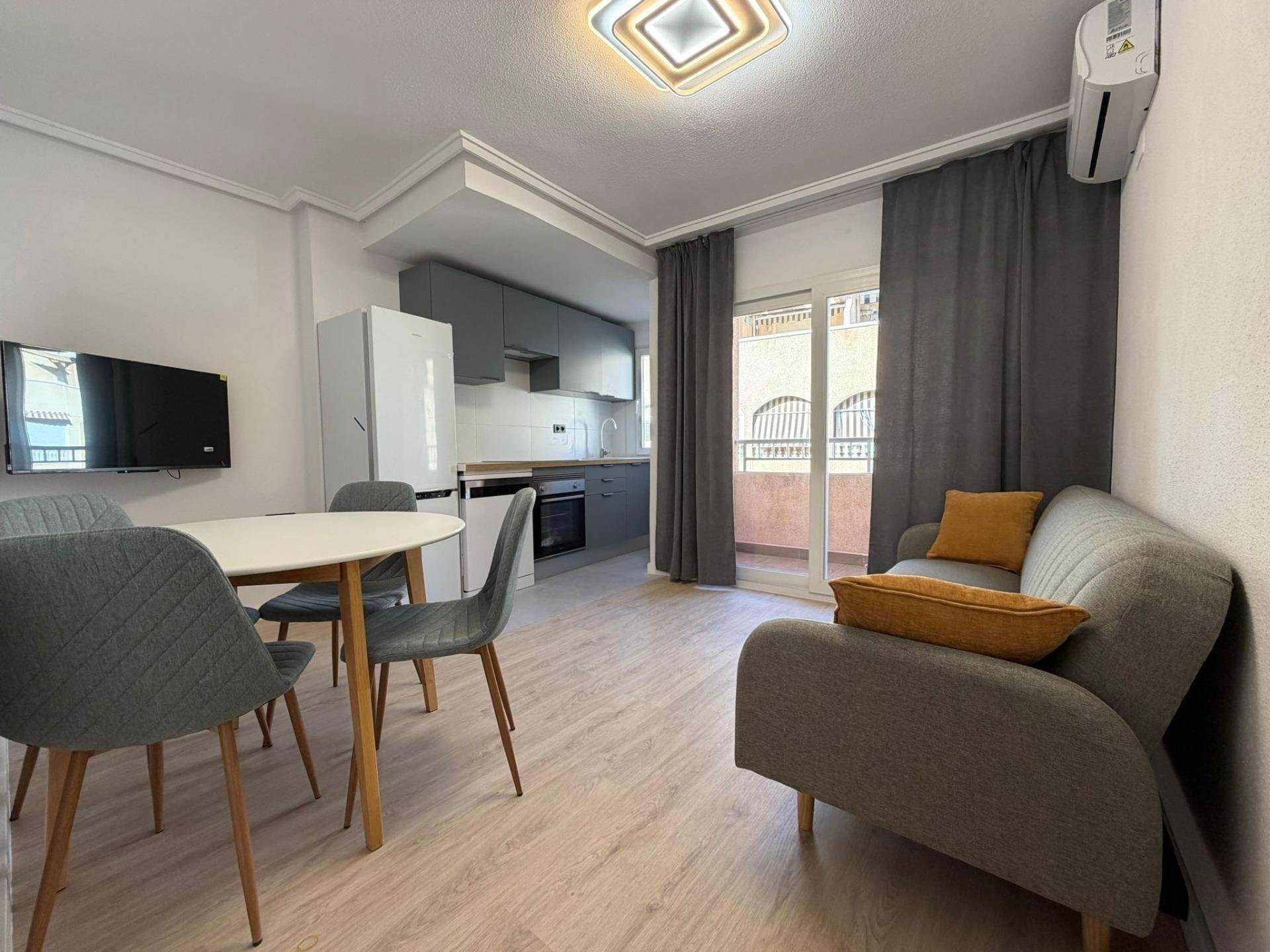 Apartamento en Torrevieja, Alicante, España 2 dormitorios, 53 m2 No. 183014