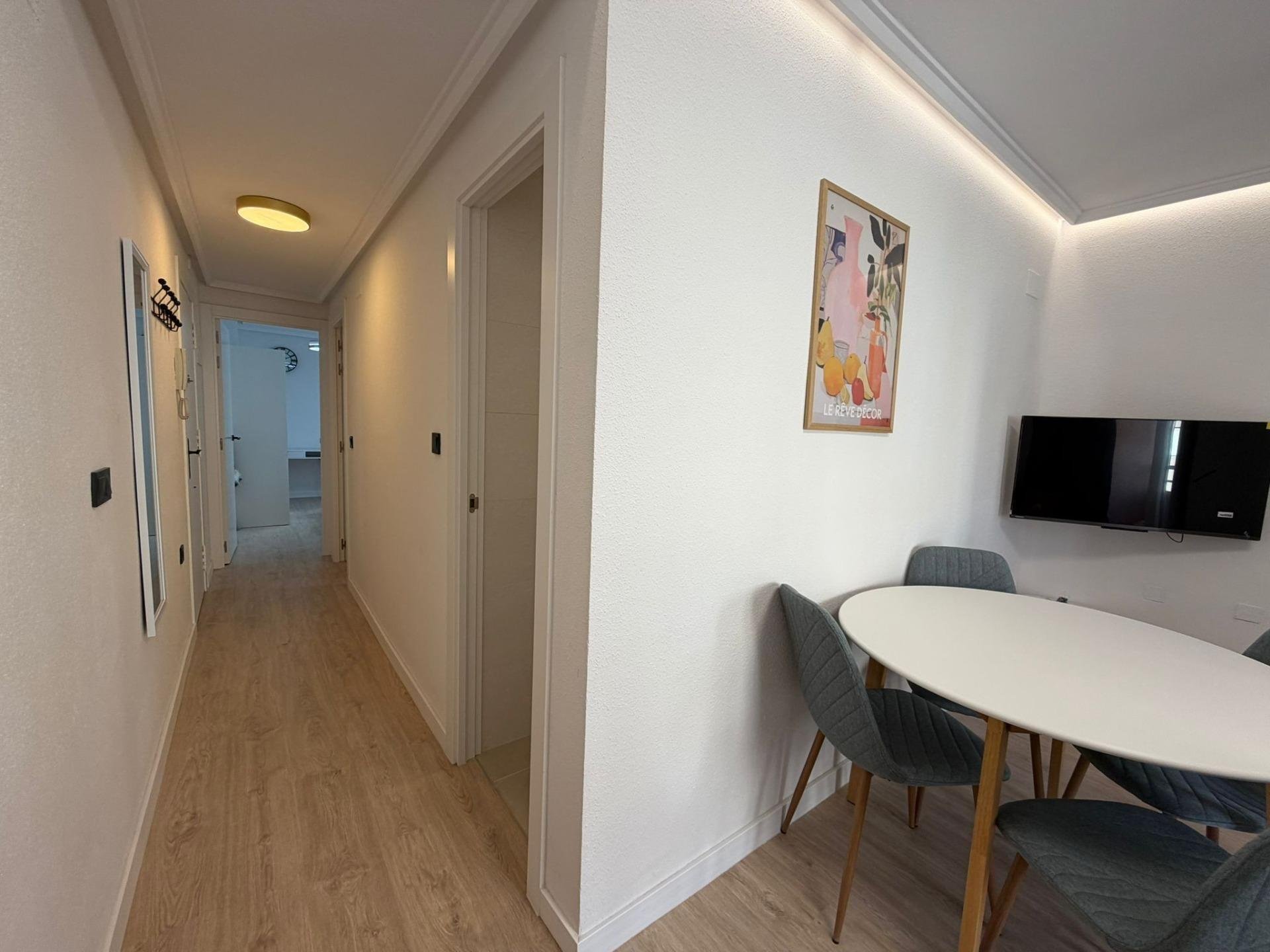 Apartamento en Torrevieja, Alicante, España 2 dormitorios, 53 m2 No. 183014