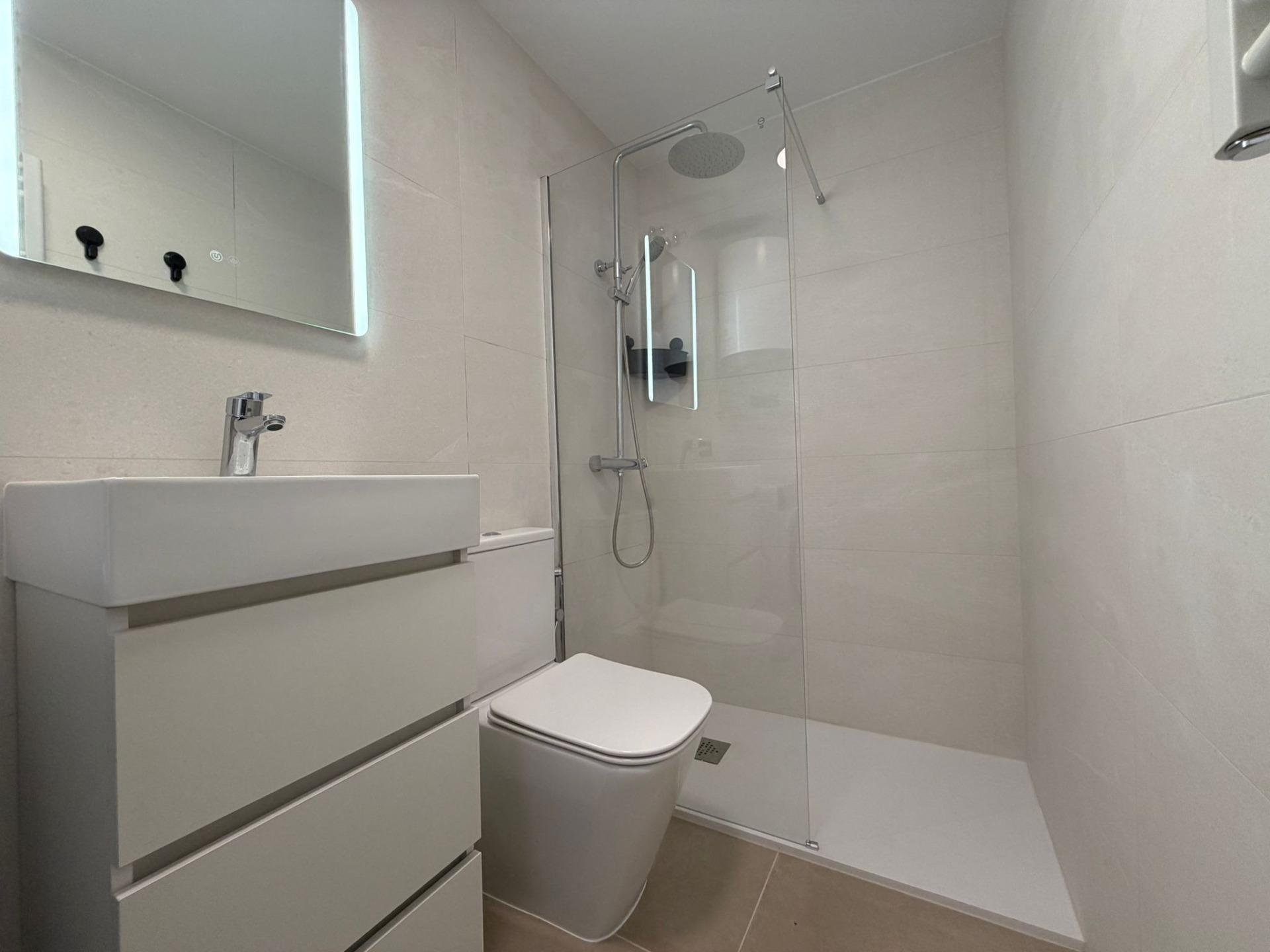 Apartamento en Torrevieja, Alicante, España 2 dormitorios, 53 m2 No. 183014