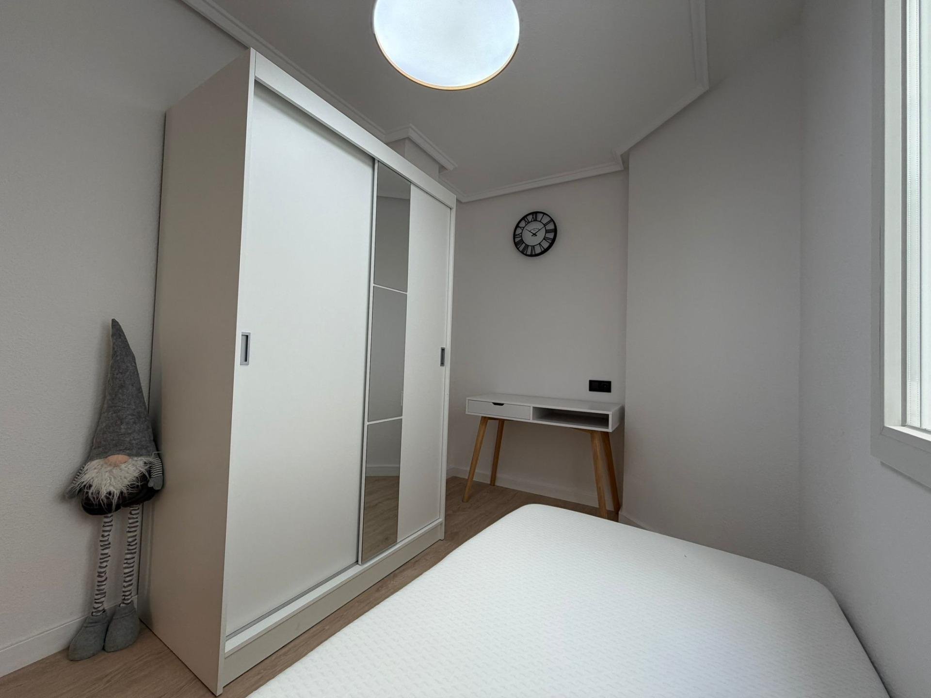 Apartamento en Torrevieja, Alicante, España 2 dormitorios, 53 m2 No. 183014