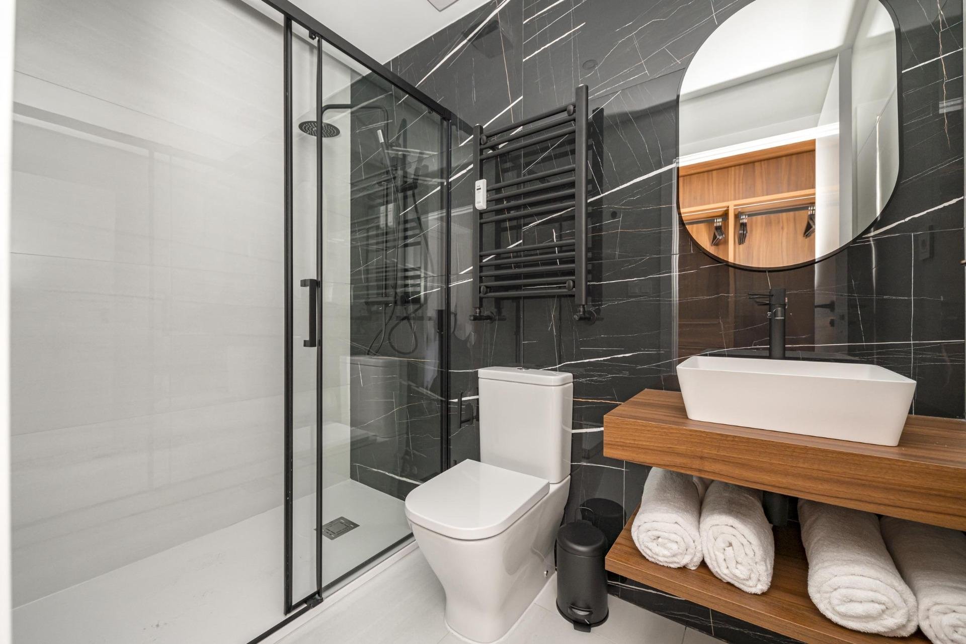 Apartamento en Madrid, España 2 dormitorios, 130 m2 No. 165516