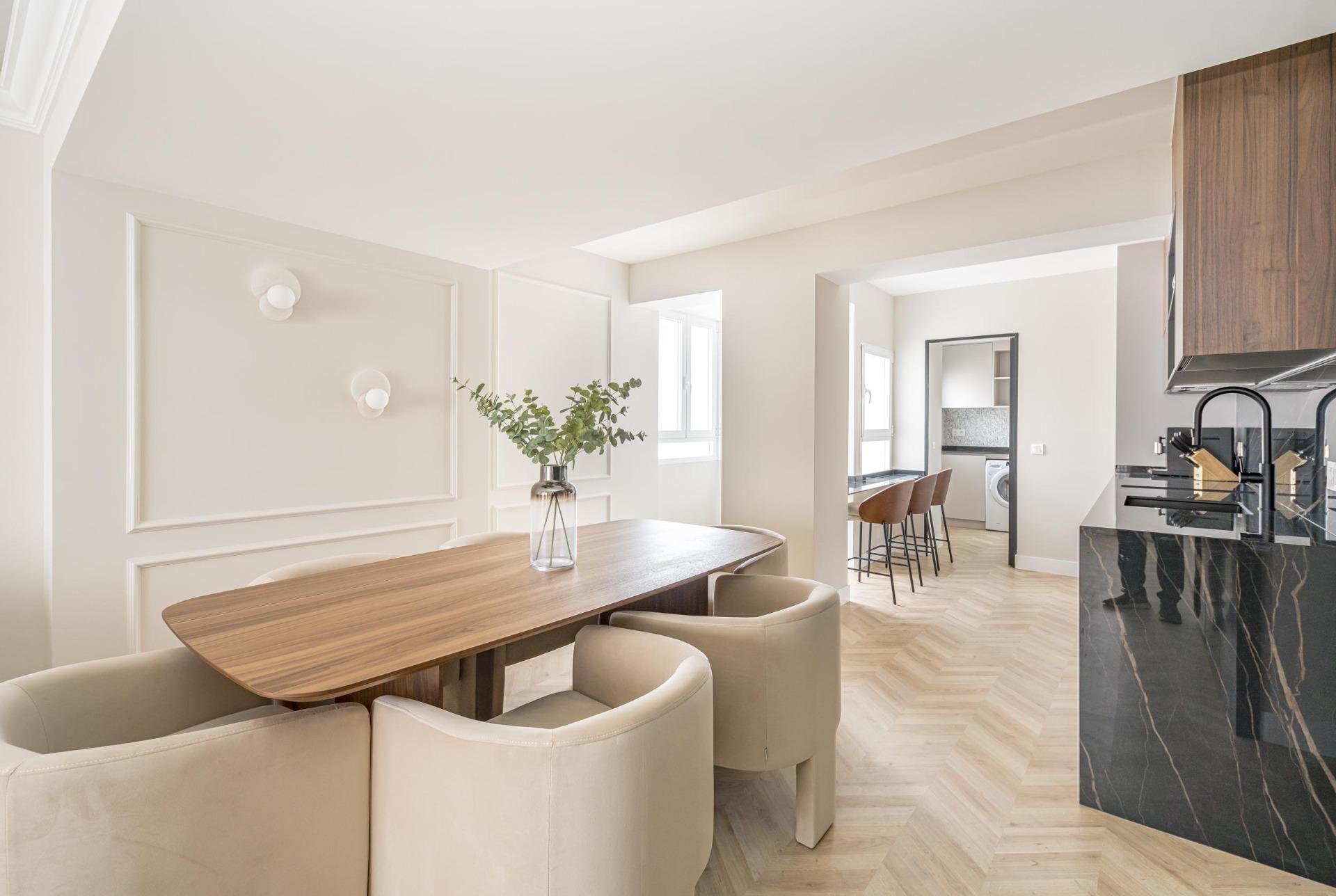 Apartamento en Madrid, España 2 dormitorios, 130 m2 No. 165516