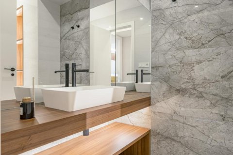 Apartment for sale in Madrid, Spain 2 bedrooms, 130 sq.m. No. 165516 - photo 9