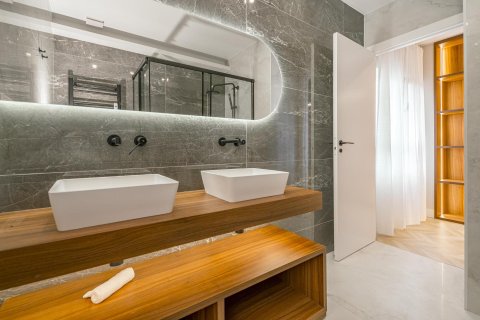 Apartment for sale in Madrid, Spain 2 bedrooms, 130 sq.m. No. 165516 - photo 15