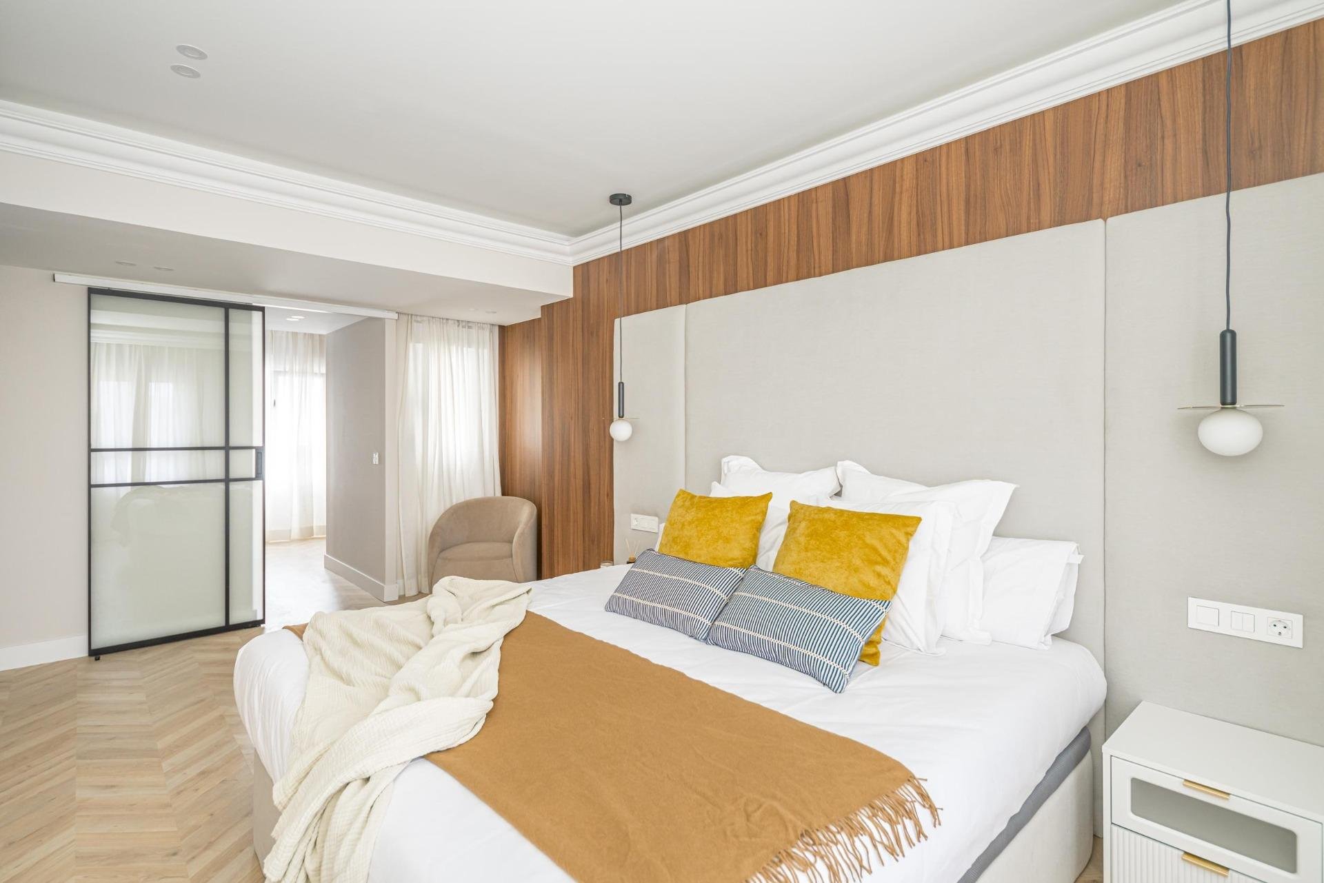 Apartamento en Madrid, España 2 dormitorios, 130 m2 No. 165516