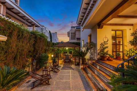 Villa in vendita a Torrevieja, Alicante, Spagna 6 camere da letto, 728 mq. N° 143108 - foto 5