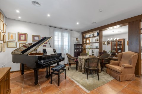 Villa in vendita a Torrevieja, Alicante, Spagna 6 camere da letto, 728 mq. N° 143108 - foto 27