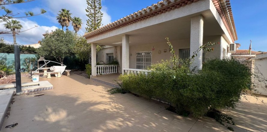 Villa à Playa Flamenca II, Alicante, Espagne 3 chambres, 130 m2 No. 160966