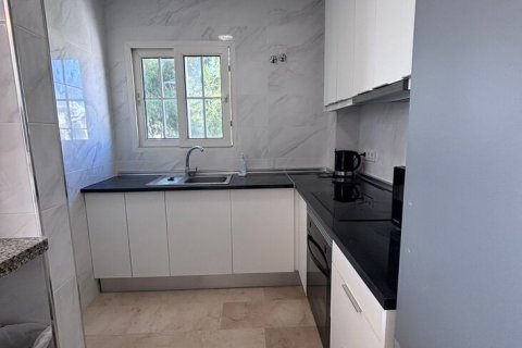 Huoneisto myytävänä Alicante, Espanja, 2 makuuhuonetta,  No. 160964 - kuva 9