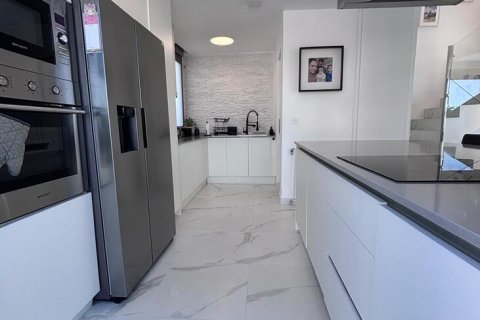 Villa till salu i Villamartin, Alicante, Spanien 5 sovrum, 148 kvm. Nr. 160965 - foto 7