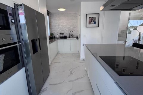 Villa till salu i Villamartin, Alicante, Spanien 5 sovrum, 148 kvm. Nr. 160965 - foto 3