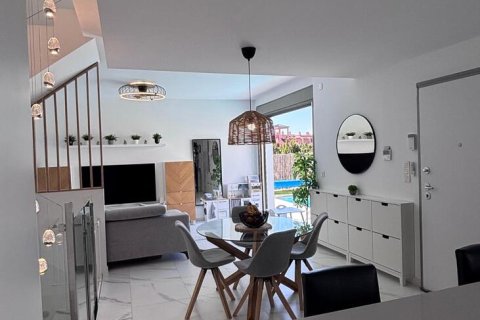 Villa till salu i Villamartin, Alicante, Spanien 5 sovrum, 148 kvm. Nr. 160965 - foto 9