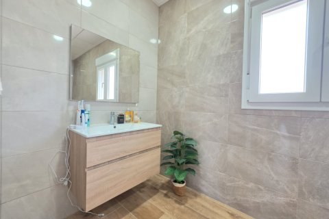 Villa à vendre à Pinoso, Alicante, Espagne, 4 chambres, 241 m2 No. 160968 - photo 18