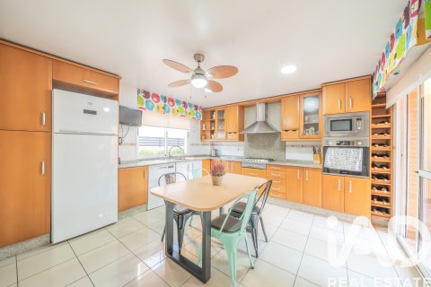 Lägenhet till salu i Alicante, Spanien 6 sovrum, 385 kvm. Nr. 153514 - foto 19