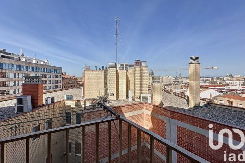 Apartment for sale in Zaragoza, Spain 5 bedrooms, 211 sq.m. No. 153513 - photo 12