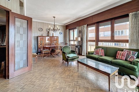 Apartment for sale in Zaragoza, Spain 5 bedrooms, 211 sq.m. No. 153513 - photo 3