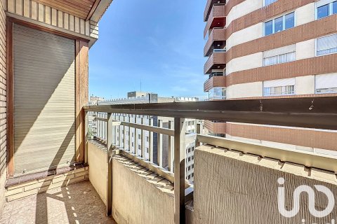 Apartment for sale in Zaragoza, Spain 5 bedrooms, 211 sq.m. No. 153513 - photo 16