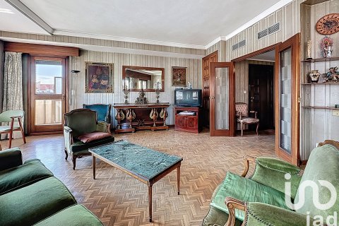 Apartment for sale in Zaragoza, Spain 5 bedrooms, 211 sq.m. No. 153513 - photo 2