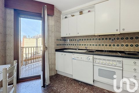 Apartment for sale in Zaragoza, Spain 5 bedrooms, 211 sq.m. No. 153513 - photo 10