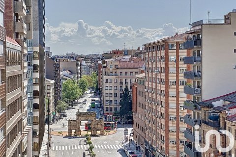 Apartment for sale in Zaragoza, Spain 5 bedrooms, 211 sq.m. No. 153513 - photo 5