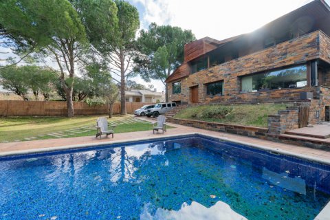 Villa en venta Navalafuente, Madrid, España 4 dormitorios, 428 m2 No. 107563 - foto 1