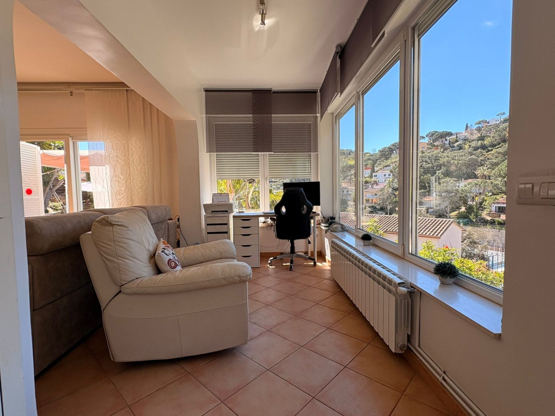Hus i Lloret de Mar, Girona, Spanien 4 sovrum, 230 kvm. Nr. 164576