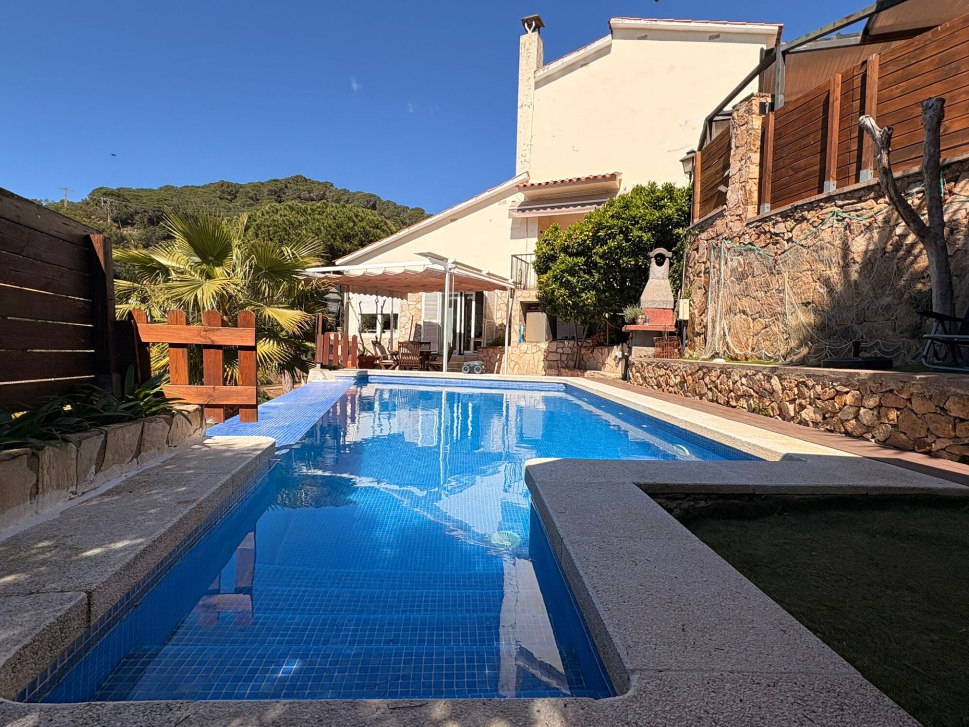 Hus i Lloret de Mar, Girona, Spanien 4 sovrum, 230 kvm. Nr. 164576