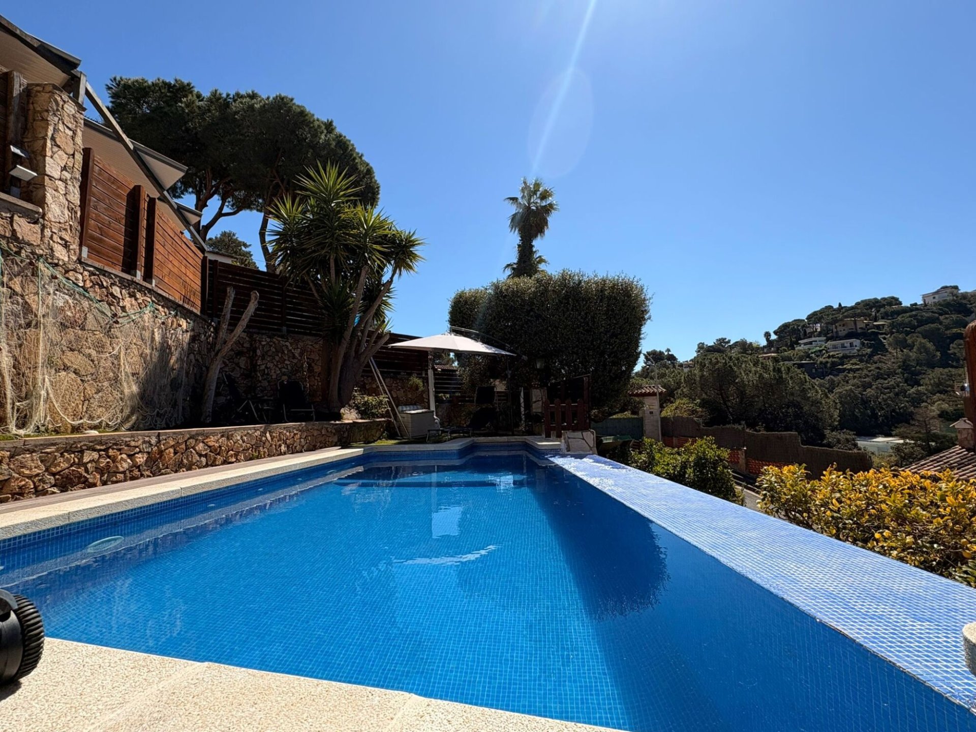 Hus i Lloret de Mar, Girona, Spanien 4 sovrum, 230 kvm. Nr. 164576