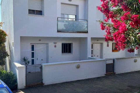 Townhouse for sale in Lloret de Mar, Girona, Spain 4 bedrooms, 264 sq.m. No. 164575 - photo 3