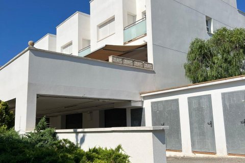 Townhouse for sale in Lloret de Mar, Girona, Spain 4 bedrooms, 264 sq.m. No. 164575 - photo 2