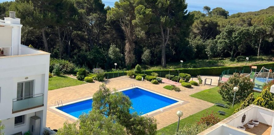 Townhouse in Lloret de Mar, Girona, Spain 4 bedrooms, 264 sq.m. No. 164575