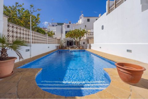 Kaupunkipientalo Mahon, Menorca, Espanja 5 makuuhuonetta, 255 m2 No. 178114