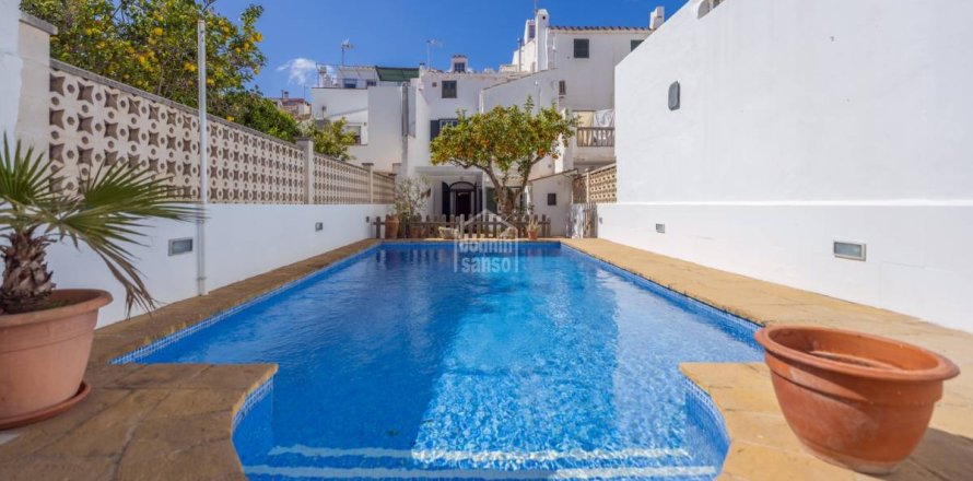 Kaupunkipientalo Mahon, Menorca, Espanja 5 makuuhuonetta, 255 m2 No. 178114