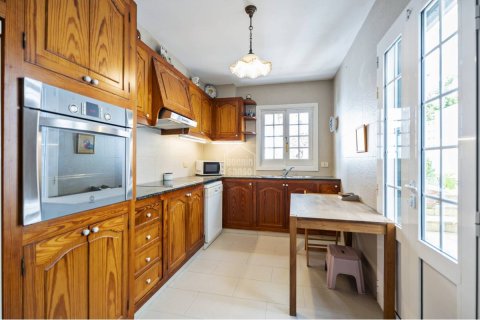 Kaupunkipientalo myytävänä Mahon, Menorca, Espanja, 5 makuuhuonetta, 255 m2 No. 178114 - kuva 9