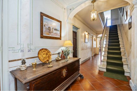 Kaupunkipientalo myytävänä Mahon, Menorca, Espanja, 5 makuuhuonetta, 255 m2 No. 178114 - kuva 6